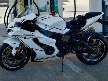Best 2021-2025 Kawasaki ZX10R Motorcycle Fairings - White Black Stripe UK