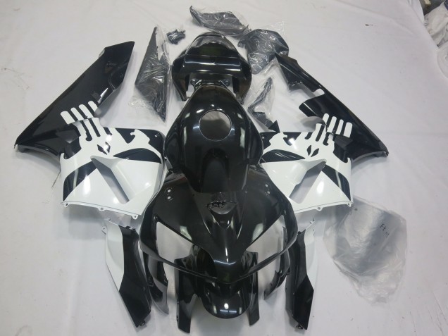 2005-2006 Gloss Black & Punisher Logo CBR600RR Fairings